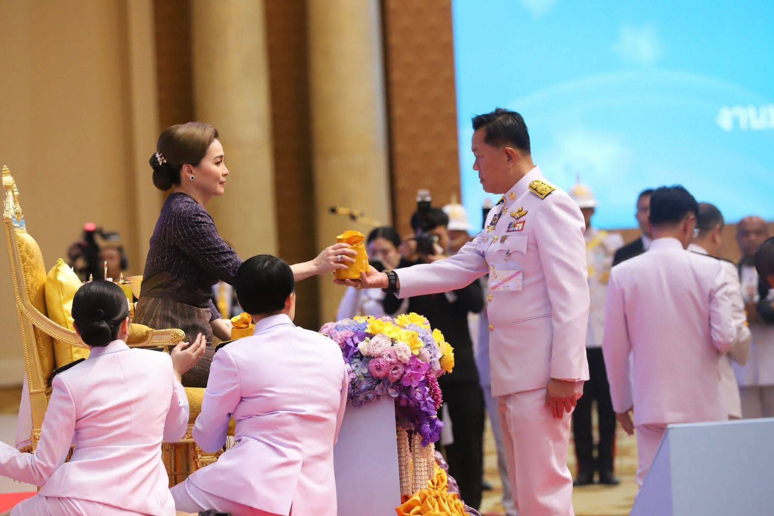 จังหวัดยะลา รับเสด็จฯ สมเด็จพระนางเจ้าฯ พระบรมราชินี รับพระราชทานเงินพระราชทานขวัญถุงกองทุนแม่ของแผ่นดิน ในงานมหกรรมกองทุนแม่ของแผ่นดิน ประจำปี 2568