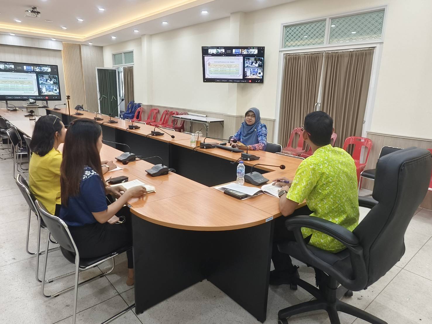 พช.ยะลา ร่วมประชุมเร่งรัด ติดตามการดำเนินงานกองทุนพัฒนาบทบาทสตรี ครั้งที่ 4/2568 ผ่านระบบออนไลน์ Webex Meeting