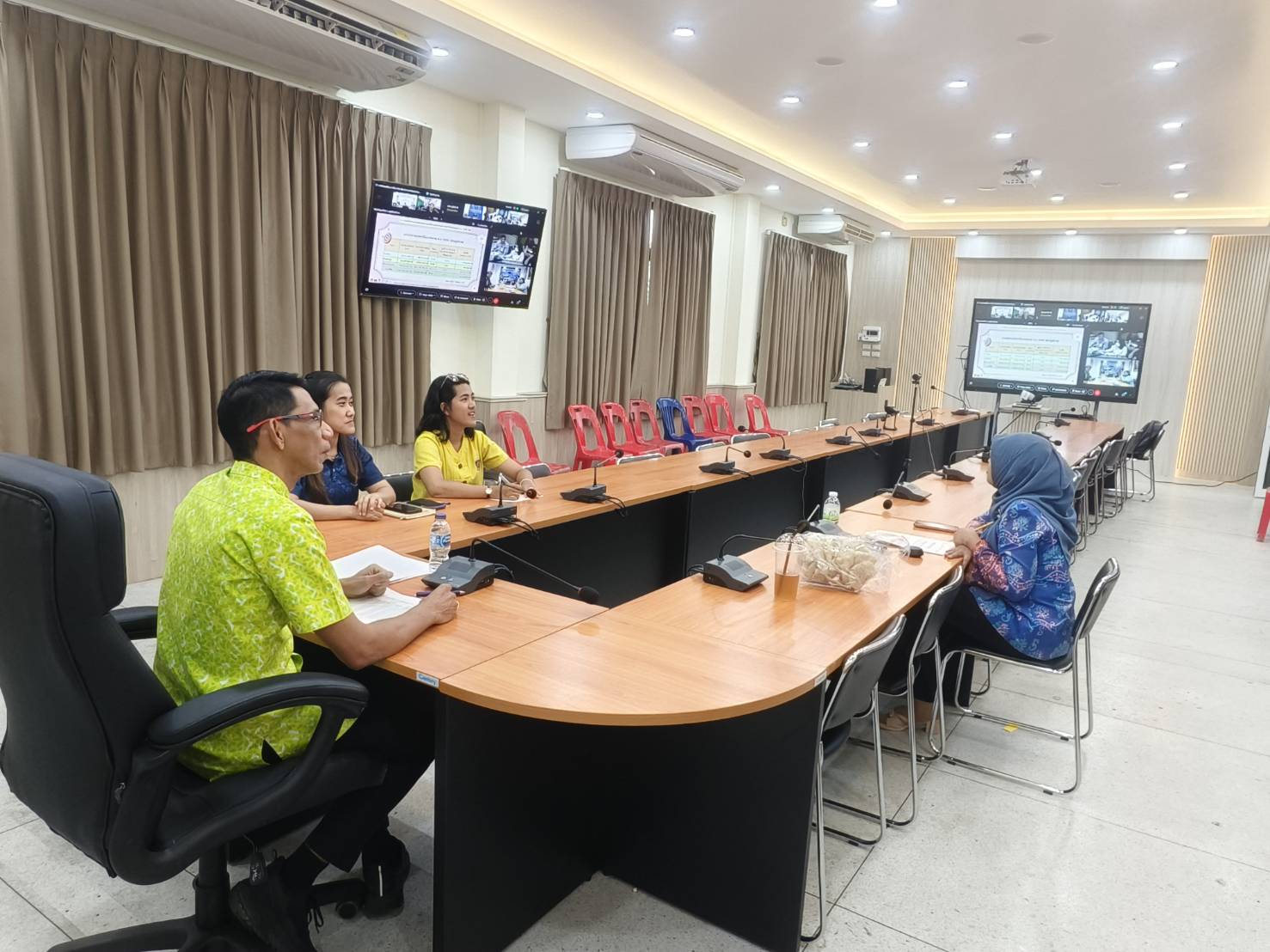 พช.ยะลา ร่วมประชุมเร่งรัด ติดตามการดำเนินงานกองทุนพัฒนาบทบาทสตรี ครั้งที่ 4/2568 ผ่านระบบออนไลน์ Webex Meeting