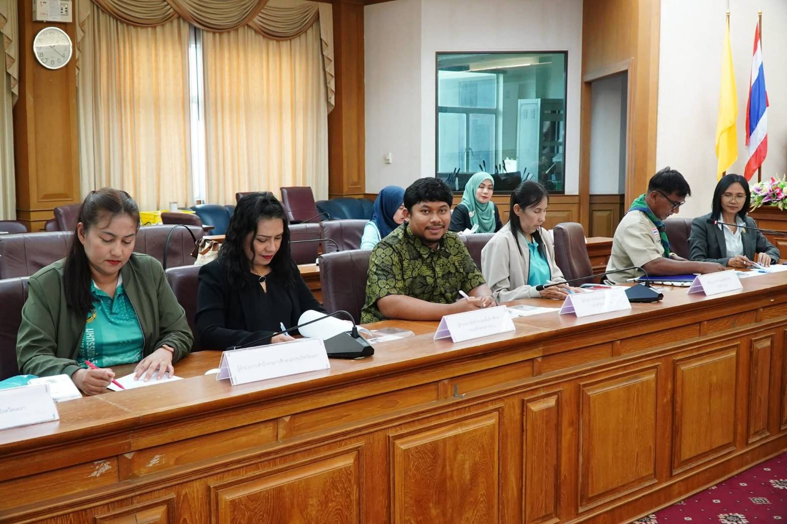 พข.ยะลา ร่วมประชุมพิจารณาคัดเลือกครูหรือเจ้าหน้าที่ในจังหวัดที่สมควรได้รับรางวัล “หม่อมงามจิตต์ บุรฉัตร บุคคลสำคัญของโลก” รางวัลสร้างเสริมคนดีมีคุณธรรม