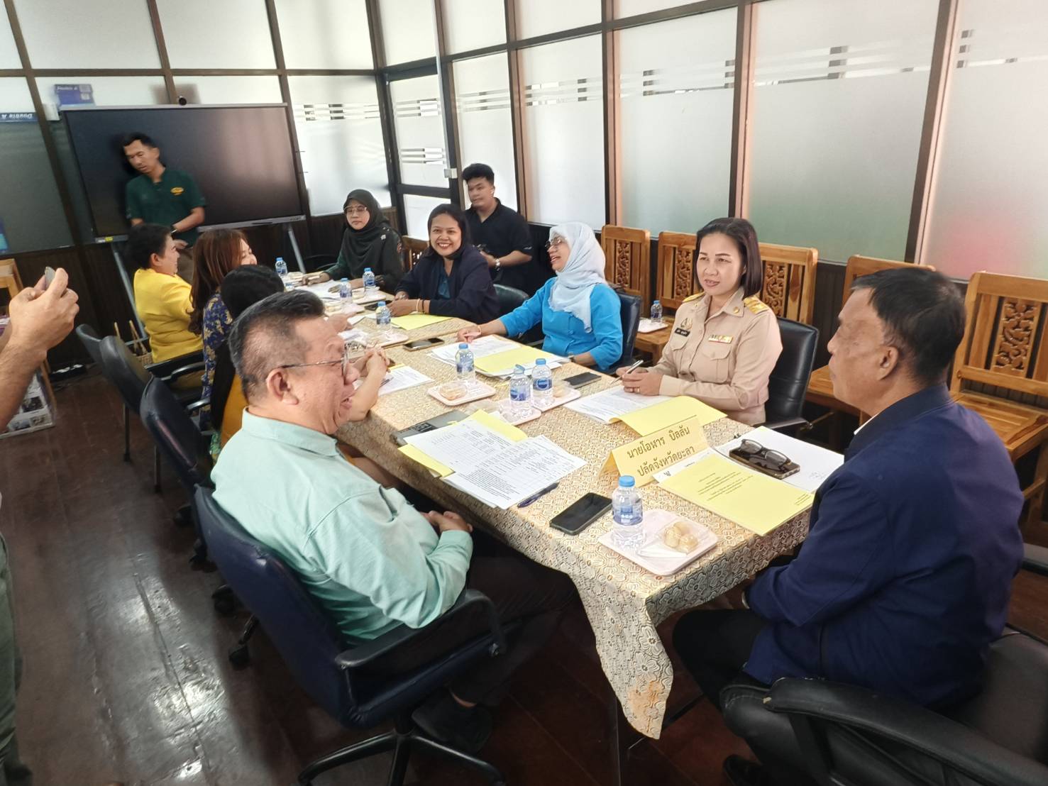 พช.ยะลา ร่วมประชุมคณะกรรมการตัดสินการประกวดซุ้มนิทรรศการผลไม้และของดีประจำอำเภอ ประจำปี 2568
